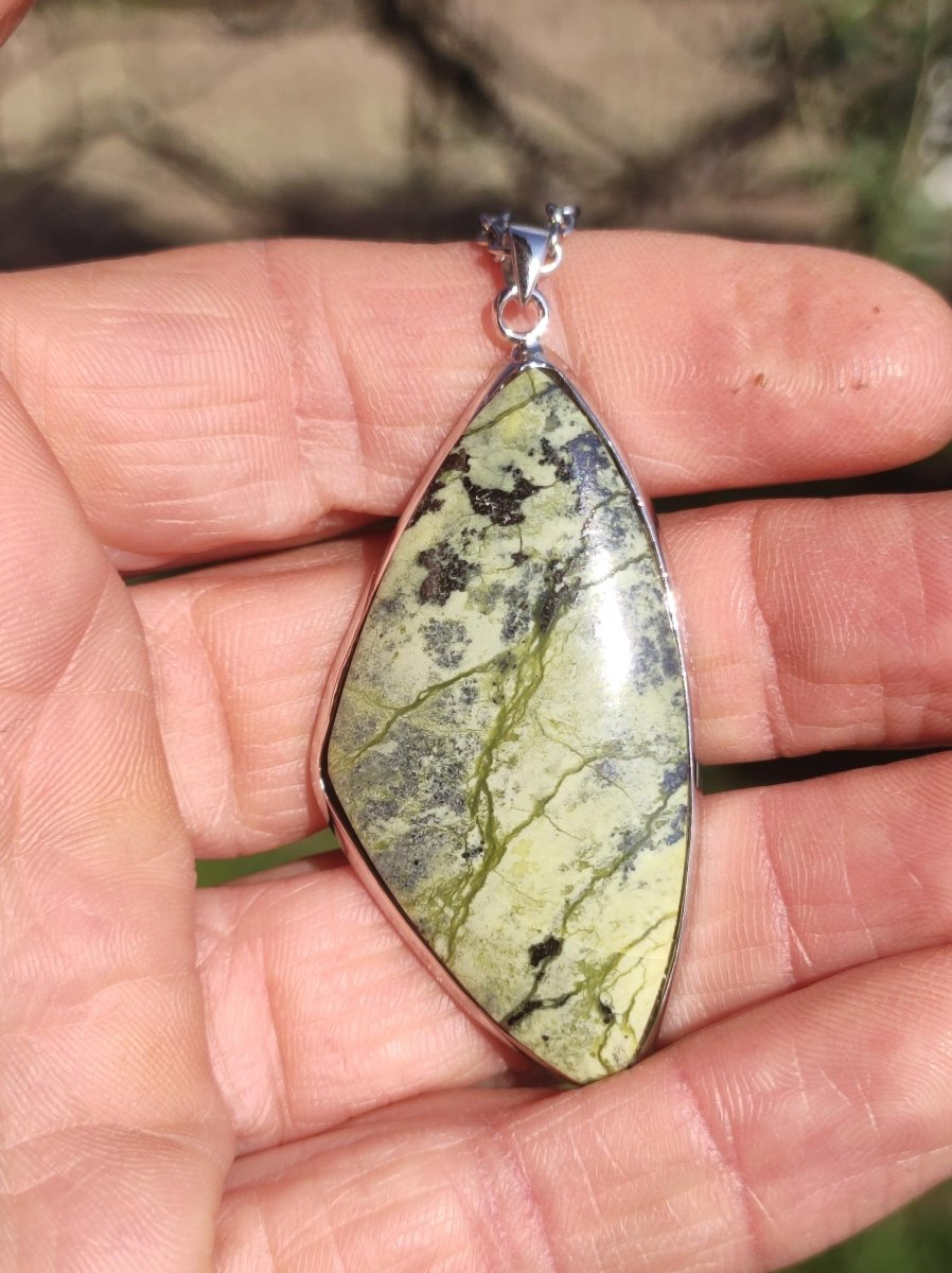 Serpentin - 925 Silber Edelstein Kette grün Natur Heilstein Rarität Mann Frau Geschenk Er Sie Freundin Mann Frau Energie Kraft Ruhe Glück - Art of Nature Berlin