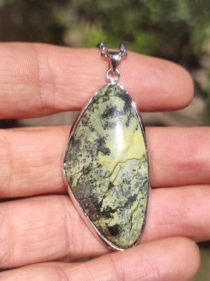 Serpentin - 925 Silber Edelstein Kette grün Natur Heilstein Rarität Mann Frau Geschenk Er Sie Freundin Mann Frau Energie Kraft Ruhe Glück - Art of Nature Berlin