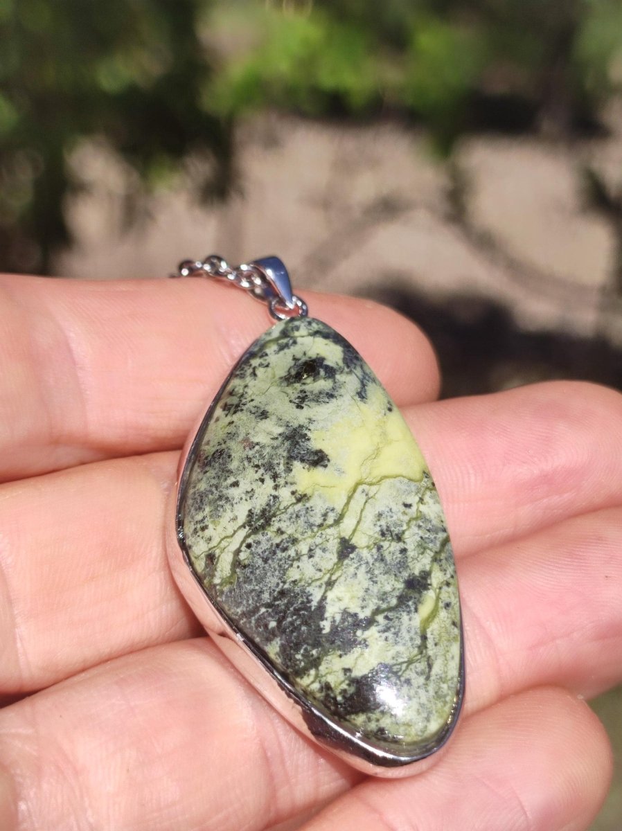 Serpentin - 925 Silber Edelstein Kette grün Natur Heilstein Rarität Mann Frau Geschenk Er Sie Freundin Mann Frau Energie Kraft Ruhe Glück - Art of Nature Berlin