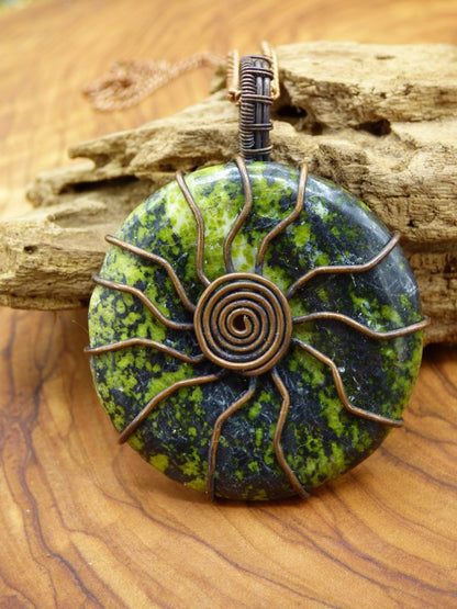 Serpentin Donut *~ Wire ~* ~ Edelstein Kette mit Kupferdraht ~HIPPIE ~GOA ~Boho ~Ethno ~Nature ~Heilstein ~Energy ~Chakra ~Spirale Männer - Art of Nature Berlin