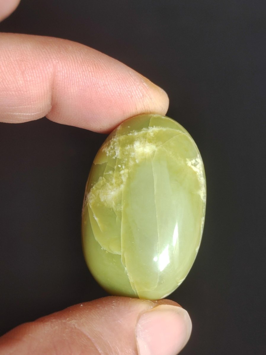 Serpentin grün - Handschmeichler Deko Stein rund Edelstein Kristall Geschenk Er Sie Freundin Heilstein Meditation Kraft Energie Haus Wohnen - Art of Nature Berlin