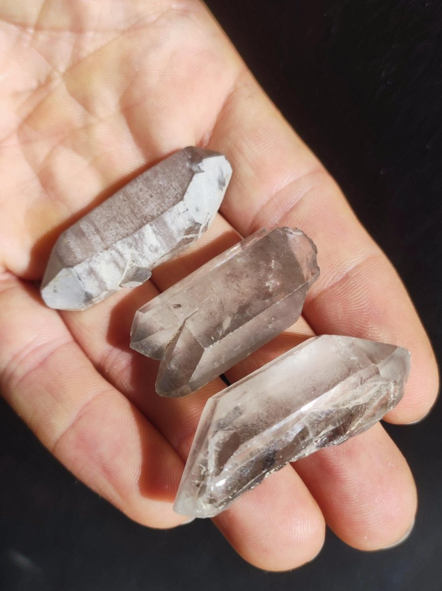 SET 3x Black Phantom Quarz Spitzen Sammler Stufen Rarität Edelstein Deko Kristall Heilstein Mineral Altar Energie Natur Sammler Rarität - Art of Nature Berlin