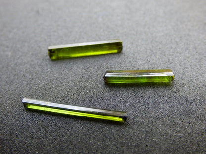 SET 3x Grüner Turmalin - AAA Qualität Roh Stifte Rarität Selten Mineral Brasilien Sammler Stufen Edelstein Deko Kristall Heilstein Natur - Art of Nature Berlin