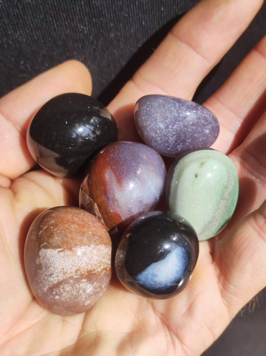 Set 6x Sardonyx Dekosteine Wassersteine bunt Edelsteine Heilstein Geschenk Energie Chakra Qualität Wohnen Heim Kraft Altar Natur - Art of Nature Berlin