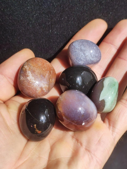 Set 6x Sardonyx Dekosteine Wassersteine bunt Edelsteine Heilstein Geschenk Energie Chakra Qualität Wohnen Heim Kraft Altar Natur - Art of Nature Berlin