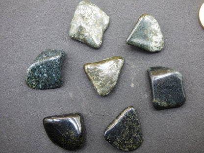 SET Midnight Lemurian Jade Dekosteine Schwarze Jade Edelstein Crystal Heilstein Sammler Mineral Rund Rarität Sammler - Art of Nature Berlin