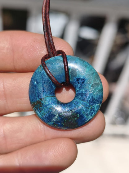 Shattuckit - Chrysocoll Donut 30mm Edelstein Kette Heilstein Schutzsymbol Mann Frau Glück HIPPIE GOA Boho Tibet Ethno Natur Rarität Geschenk - Art of Nature Berlin