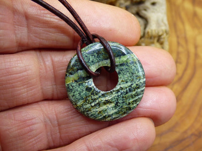 Silberauge Serpentin ~ Edelstein Kette ~HIPPIE ~GOA ~Boho ~Tibet ~Ethno ~Nature ~Donut ~Schutzsymbol ~Heilstein - Art of Nature Berlin