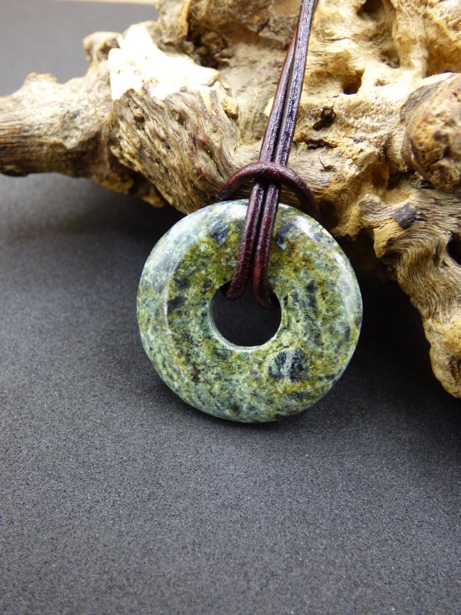 Silberauge Serpentin ~ Edelstein Kette ~HIPPIE ~GOA ~Boho ~Tibet ~Ethno ~Nature ~Donut ~Schutzsymbol ~Heilstein - Art of Nature Berlin