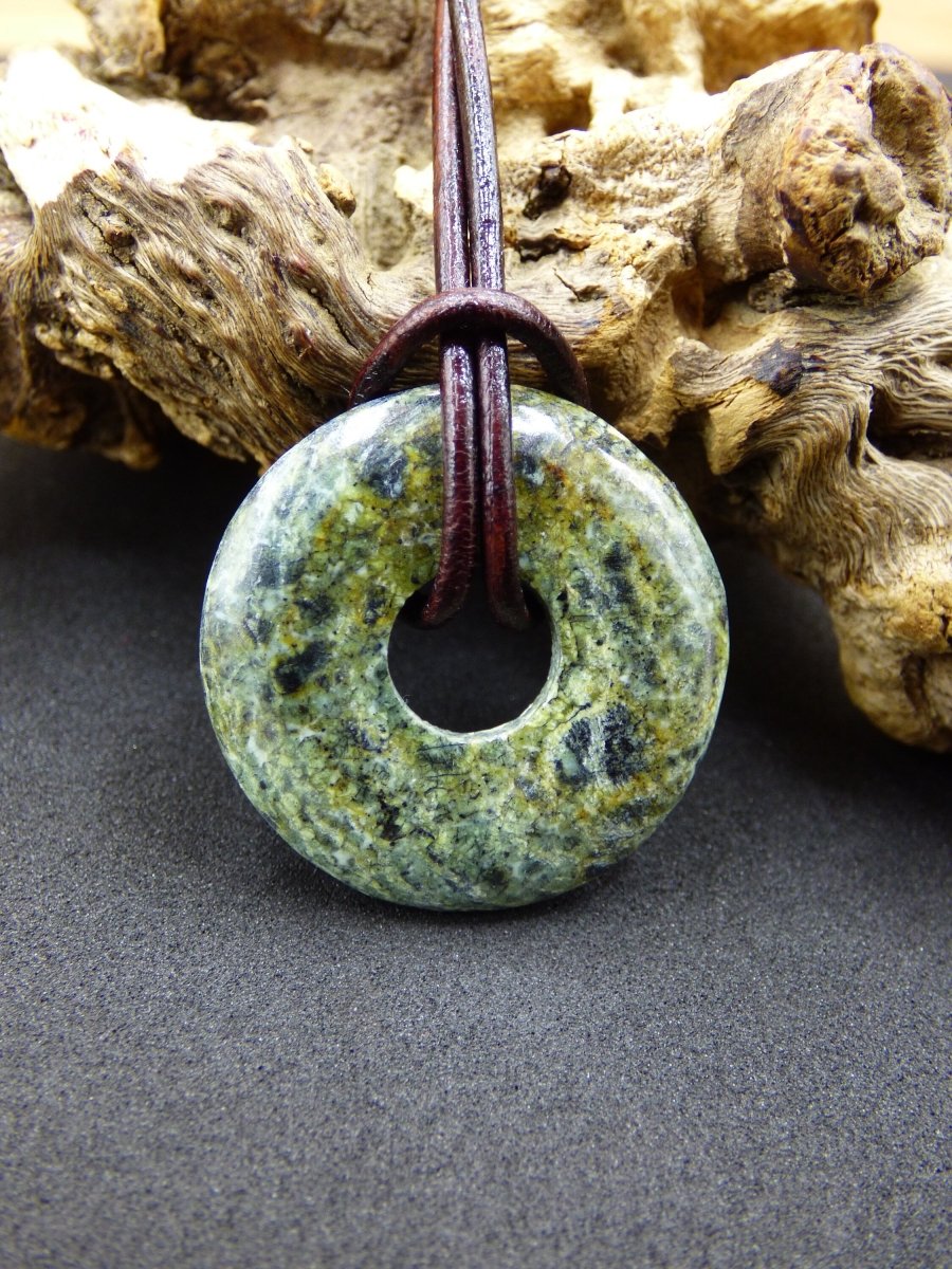 Silberauge Serpentin ~ Edelstein Kette ~HIPPIE ~GOA ~Boho ~Tibet ~Ethno ~Nature ~Donut ~Schutzsymbol ~Heilstein - Art of Nature Berlin