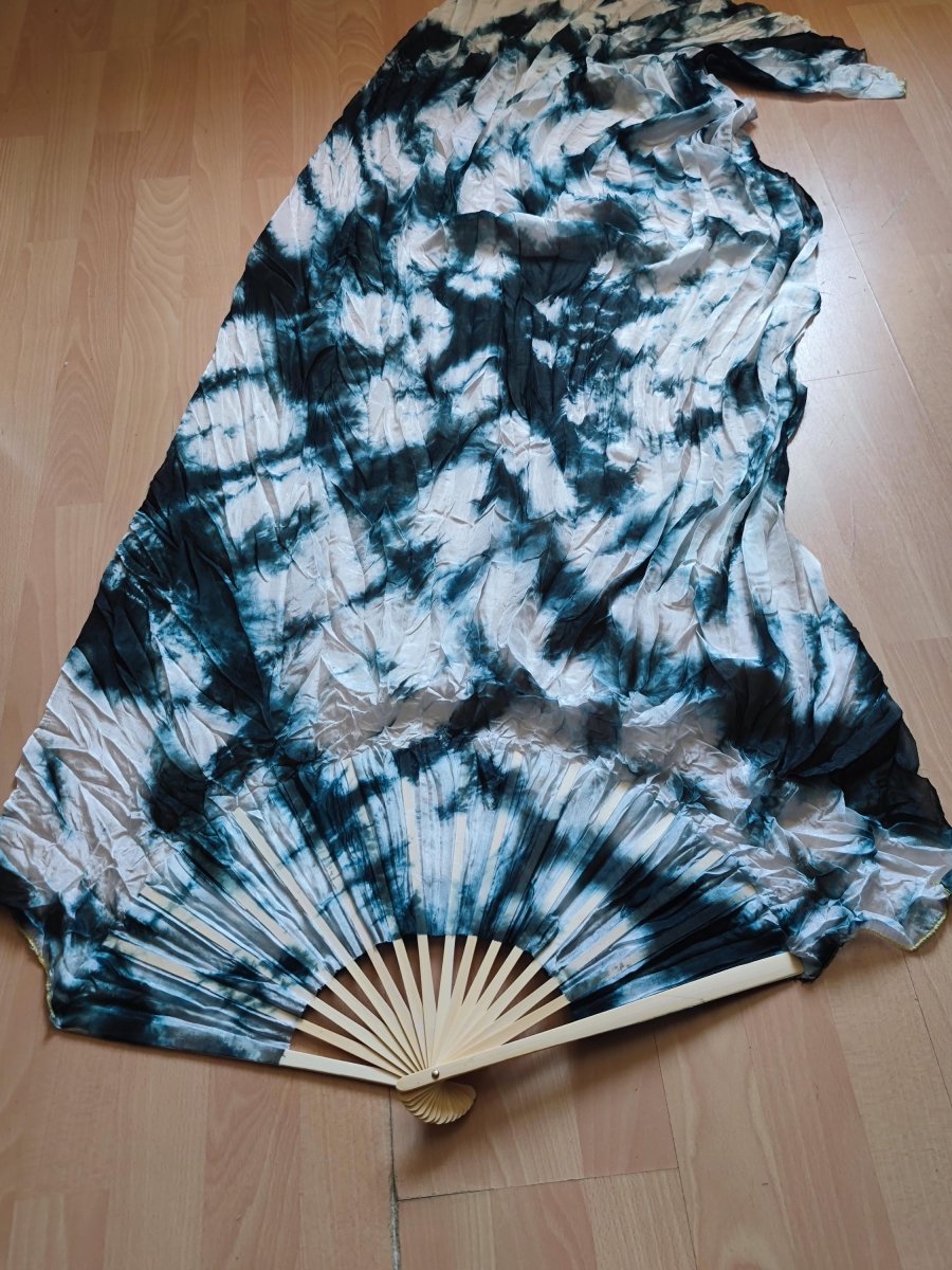 Silk Fan ~ Schwarz Weiß Black Fairy Fächer Seide Tanzen Kostüm Performance Musik Festival Party Schwarzlicht Sommer GOA Hippie Flow Geschenk - Art of Nature Berlin