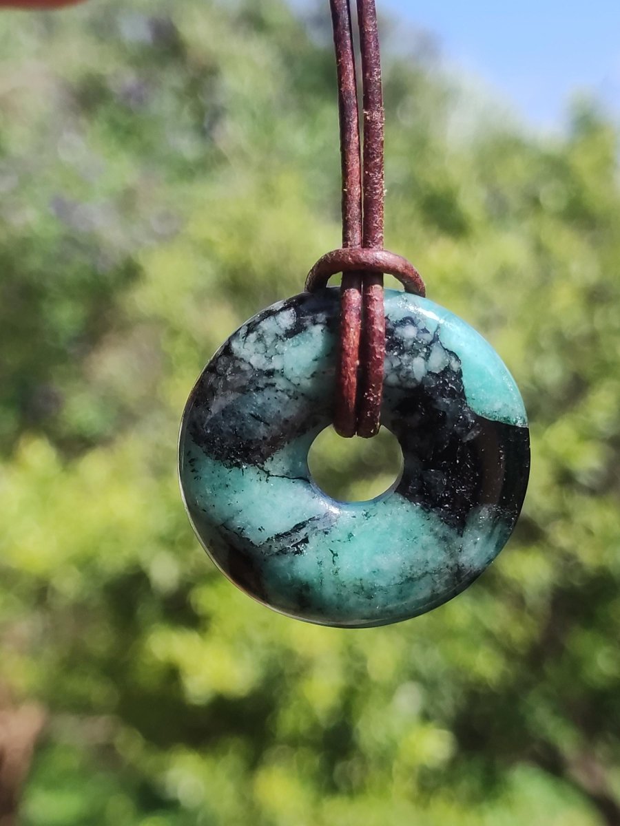 Smaragd / Emerald Edelstein Kette grün natürlich Rarität Heilstein Energie Kristall Anhänger Mann Frau Kind Geschenk Er Sie Valentinstag - Art of Nature Berlin