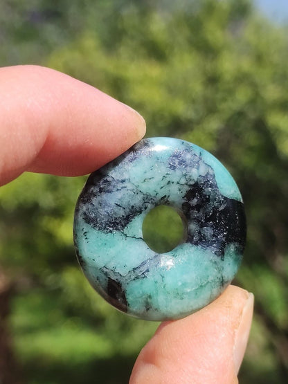 Smaragd / Emerald Edelstein Kette grün natürlich Rarität Heilstein Energie Kristall Anhänger Mann Frau Kind Geschenk Er Sie Valentinstag - Art of Nature Berlin