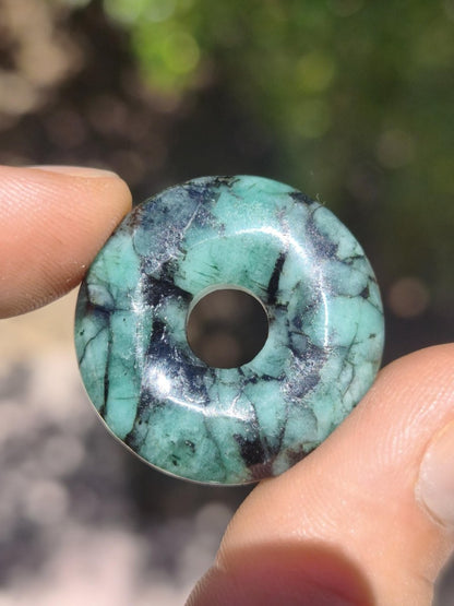 Smaragd / Emerald Edelstein Kette grün natürlich Rarität Heilstein Energie Kristall Anhänger Mann Frau Kind Geschenk Er Sie Valentinstag - Art of Nature Berlin