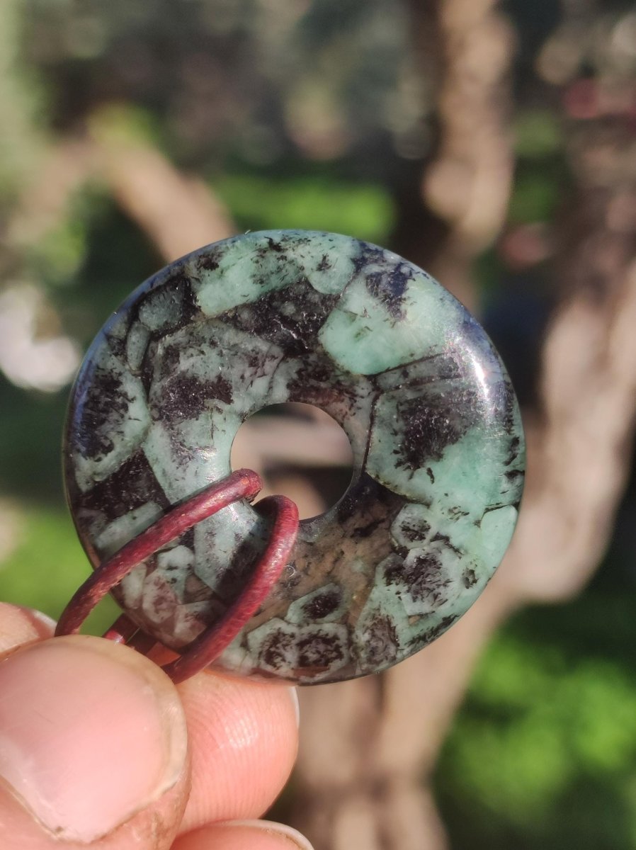 Smaragd / Emerald Edelstein Kette grün natürlich Rarität Heilstein Energie Kristall Anhänger Mann Frau Kind Geschenk Er Sie Valentinstag - Art of Nature Berlin