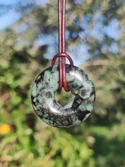 Smaragd / Emerald Edelstein Kette grün natürlich Rarität Heilstein Energie Kristall Anhänger Mann Frau Kind Geschenk Er Sie Valentinstag - Art of Nature Berlin