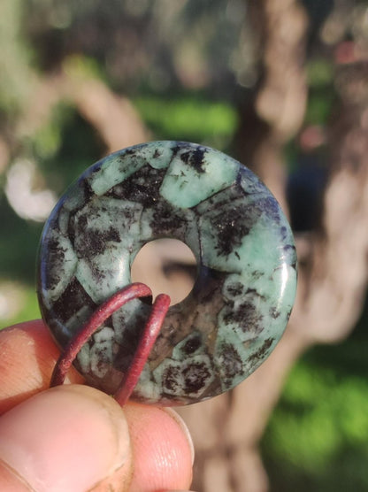 Smaragd / Emerald Edelstein Kette grün natürlich Rarität Heilstein Energie Kristall Anhänger Mann Frau Kind Geschenk Er Sie Valentinstag - Art of Nature Berlin