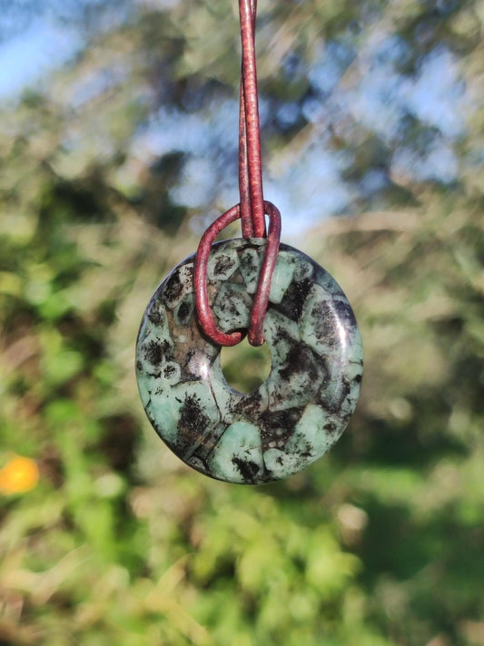 Smaragd / Emerald Edelstein Kette grün natürlich Rarität Heilstein Energie Kristall Anhänger Mann Frau Kind Geschenk Er Sie Valentinstag - Art of Nature Berlin