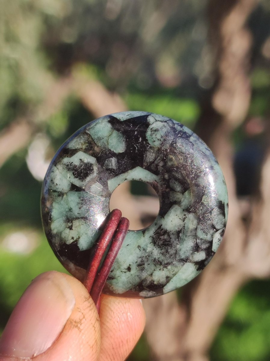 Smaragd / Emerald Edelstein Kette grün natürlich Rarität Heilstein Energie Kristall Anhänger Mann Frau Kind Geschenk Er Sie Valentinstag - Art of Nature Berlin