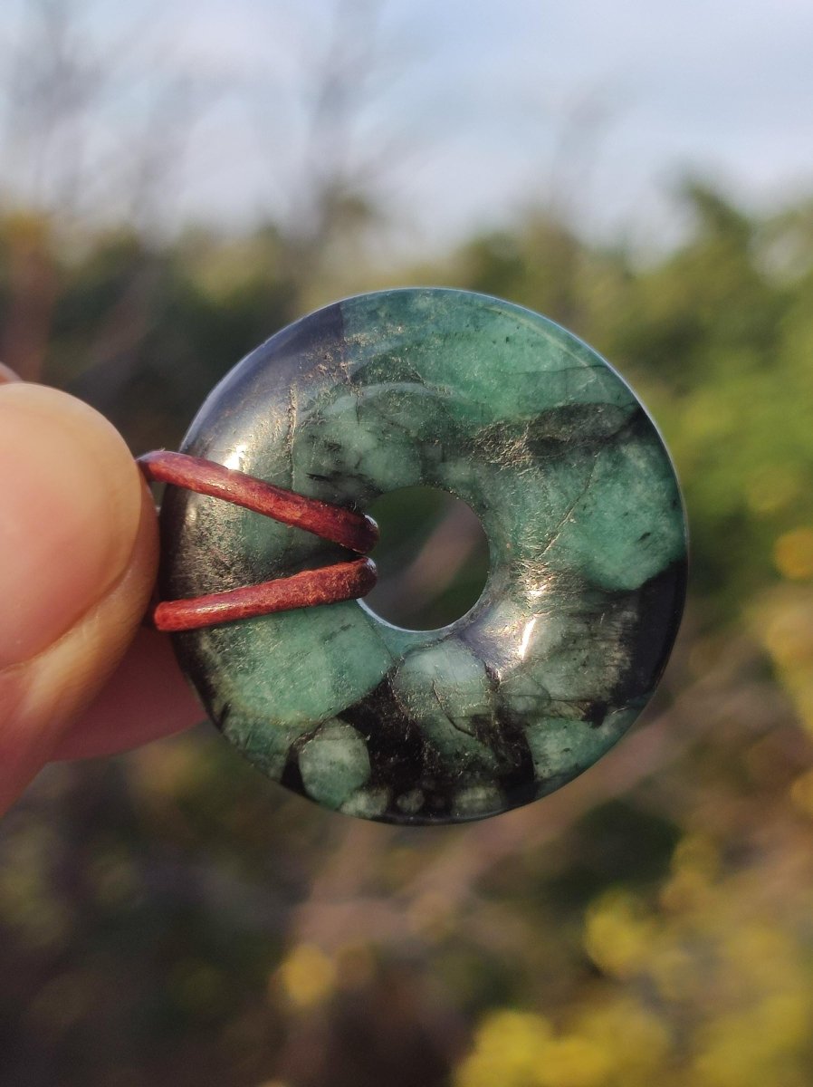 Smaragd / Emerald Edelstein Kette grün natürlich Rarität Heilstein Energie Kristall Anhänger Mann Frau Kind Geschenk Er Sie Valentinstag - Art of Nature Berlin