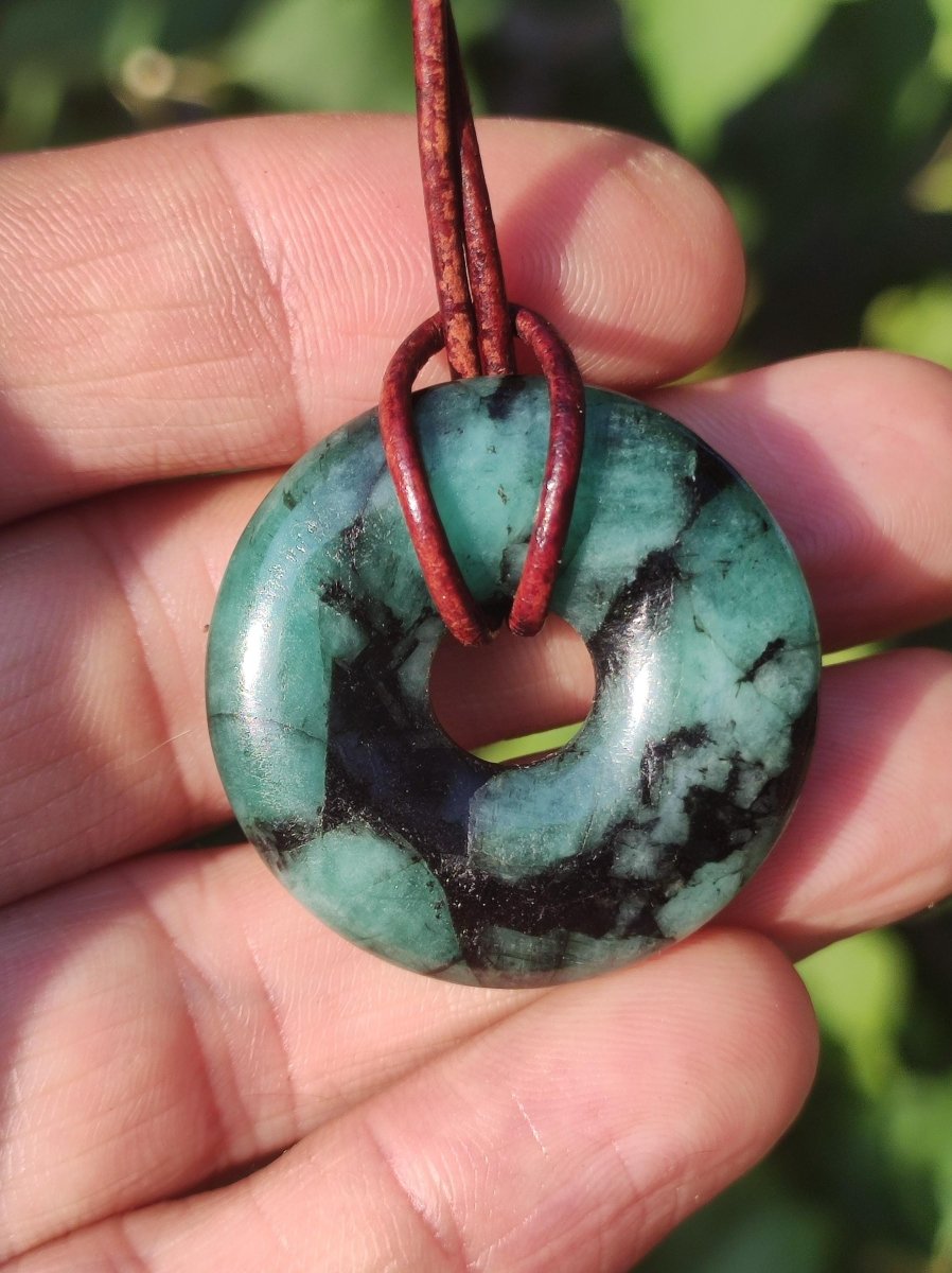 Smaragd / Emerald Edelstein Kette grün natürlich Rarität Heilstein Energie Kristall Anhänger Mann Frau Kind Geschenk Er Sie Valentinstag - Art of Nature Berlin