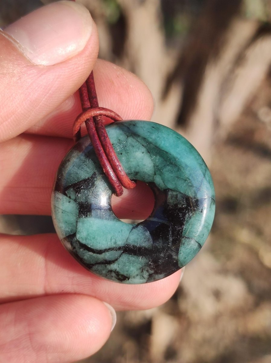 Smaragd / Emerald Edelstein Kette grün natürlich Rarität Heilstein Energie Kristall Anhänger Mann Frau Kind Geschenk Er Sie Valentinstag - Art of Nature Berlin