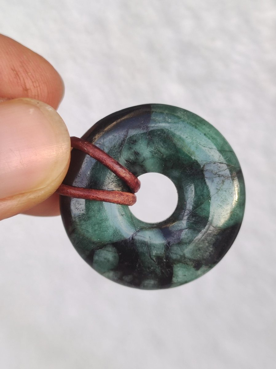 Smaragd / Emerald Edelstein Kette grün natürlich Rarität Heilstein Energie Kristall Anhänger Mann Frau Kind Geschenk Er Sie Valentinstag - Art of Nature Berlin