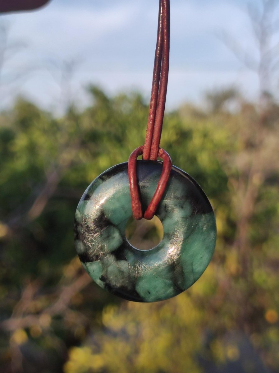 Smaragd / Emerald Edelstein Kette grün natürlich Rarität Heilstein Energie Kristall Anhänger Mann Frau Kind Geschenk Er Sie Valentinstag - Art of Nature Berlin