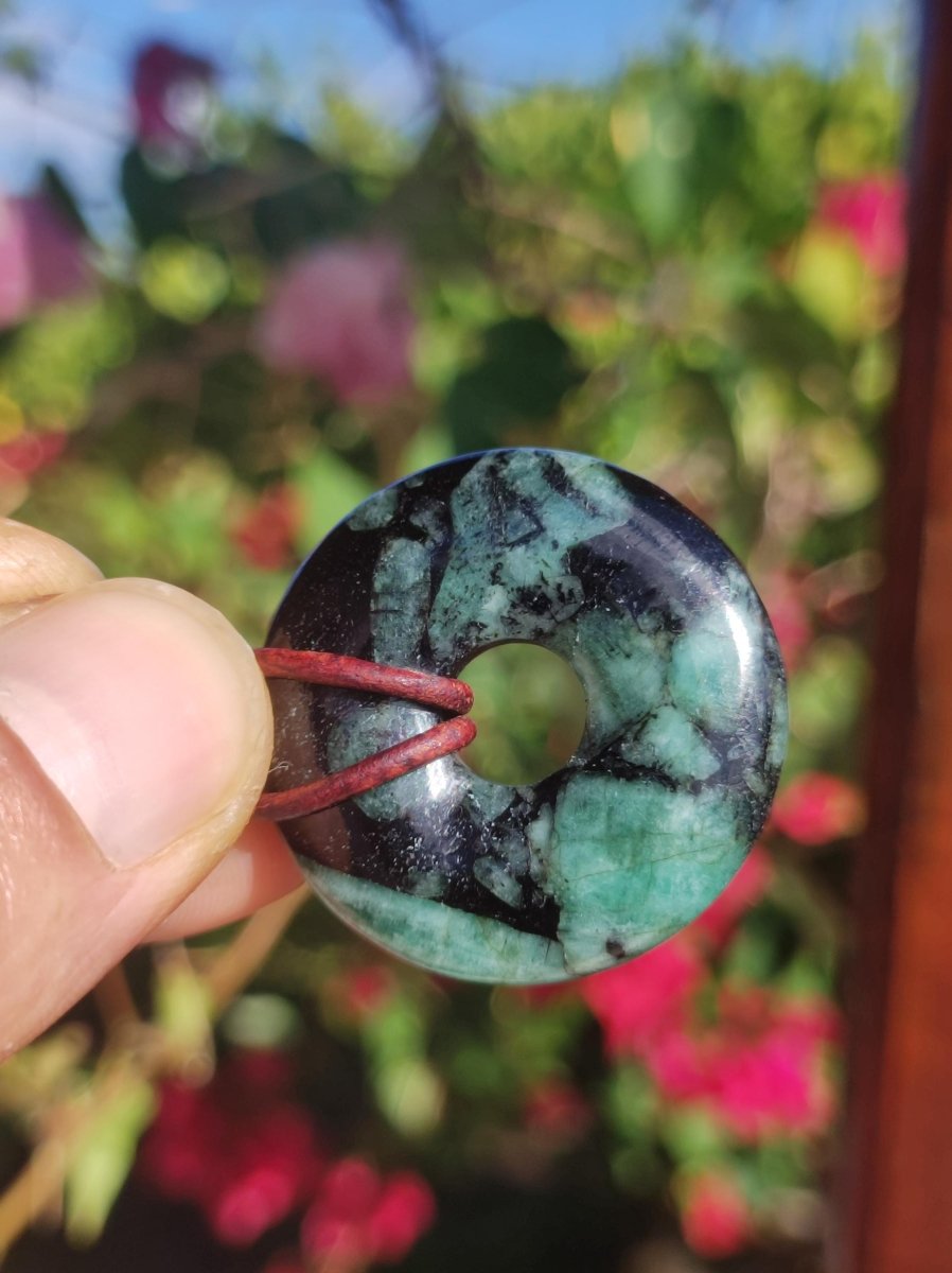 Smaragd / Emerald Edelstein Kette grün natürlich Rarität Heilstein Energie Kristall Anhänger Mann Frau Kind Geschenk Er Sie Valentinstag - Art of Nature Berlin