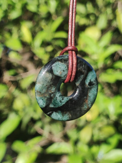 Smaragd / Emerald Edelstein Kette grün natürlich Rarität Heilstein Energie Kristall Anhänger Mann Frau Kind Geschenk Er Sie Valentinstag - Art of Nature Berlin