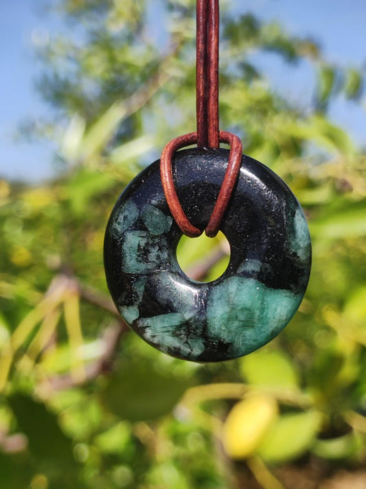 Smaragd / Emerald Edelstein Kette grün natürlich Rarität Heilstein Energie Kristall Anhänger Mann Frau Kind Geschenk Er Sie Valentinstag - Art of Nature Berlin