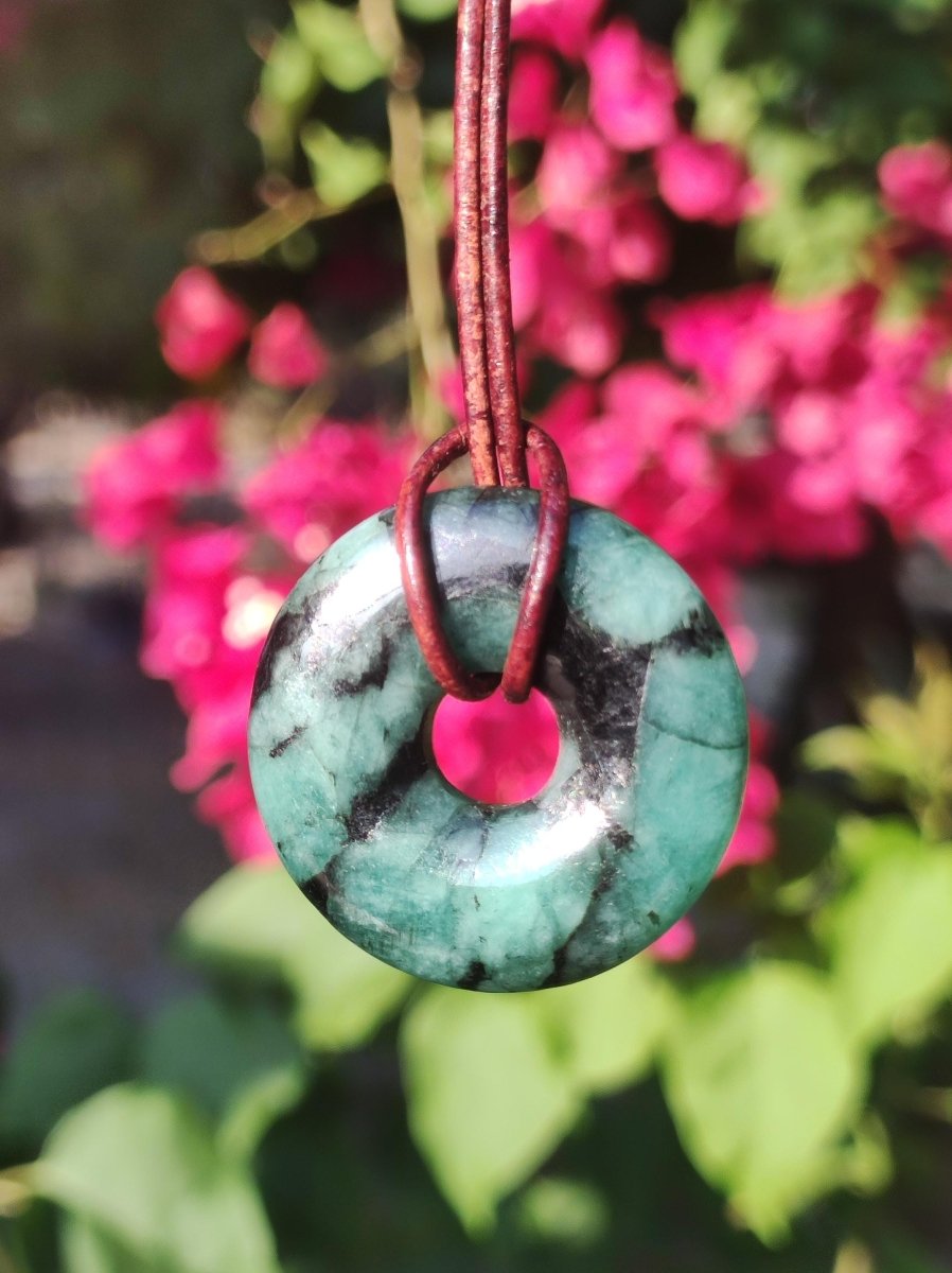 Smaragd / Emerald Edelstein Kette grün natürlich Rarität Heilstein Energie Kristall Anhänger Mann Frau Kind Geschenk Er Sie Valentinstag - Art of Nature Berlin