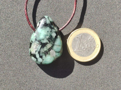 Smaragd / Emerald Edelstein Kette grün schwarz Natur HIPPIE GOA Boho Ethno Heilstein Kristalle Schmuck Anhänger Mann Frau Geschenk Er Sie - Art of Nature Berlin