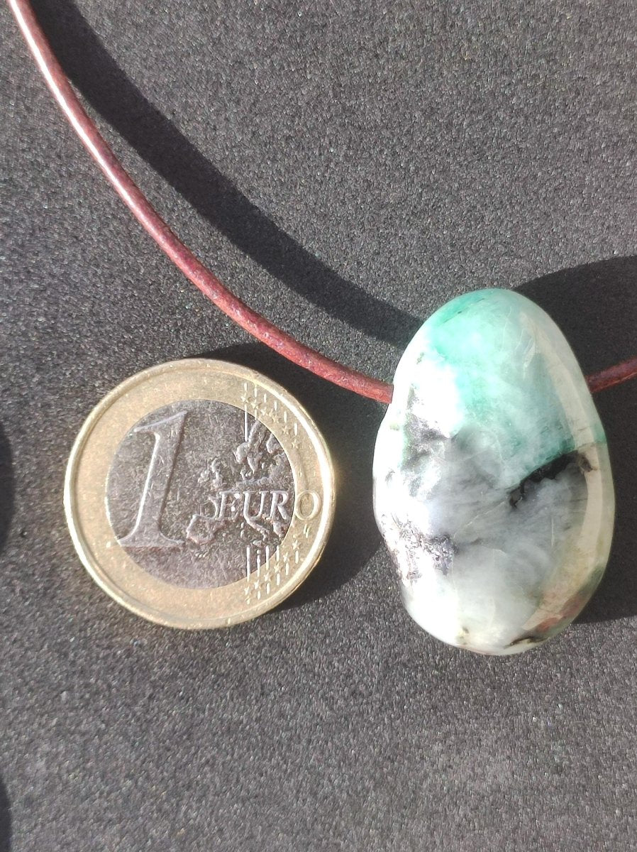 Smaragd / Emerald Edelstein Kette grün schwarz Natur HIPPIE GOA Boho Ethno Heilstein Kristalle Schmuck Anhänger Mann Frau Geschenk Er Sie - Art of Nature Berlin