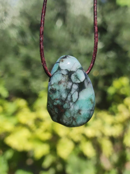 Smaragd / Emerald Edelstein Kette grün schwarz Natur HIPPIE GOA Boho Ethno Heilstein Kristalle Schmuck Anhänger Mann Frau Geschenk Er Sie - Art of Nature Berlin