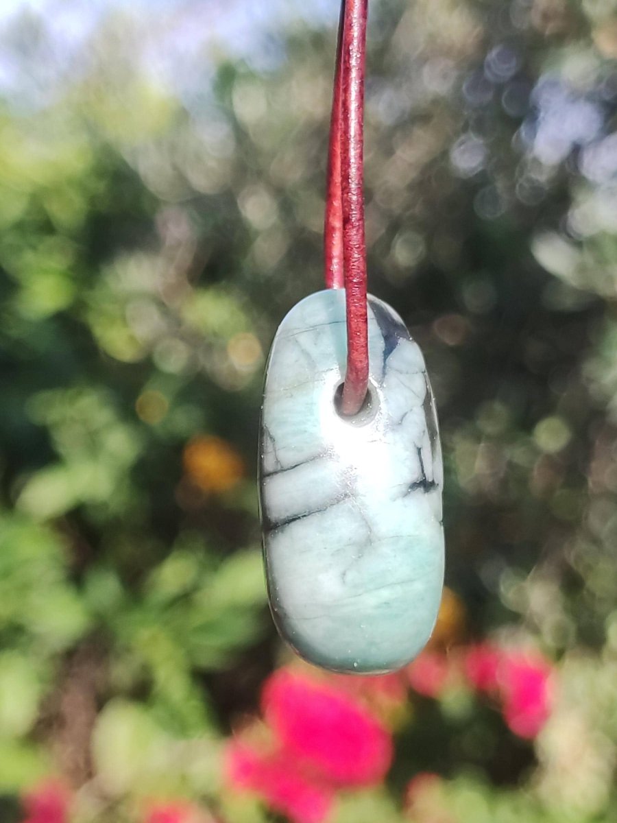 Smaragd / Emerald Edelstein Kette grün schwarz Natur HIPPIE GOA Boho Ethno Heilstein Kristalle Schmuck Anhänger Mann Frau Geschenk Er Sie - Art of Nature Berlin