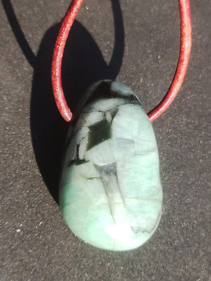 Smaragd / Emerald Edelstein Kette grün schwarz Natur HIPPIE GOA Boho Ethno Heilstein Kristalle Schmuck Anhänger Mann Frau Geschenk Er Sie - Art of Nature Berlin