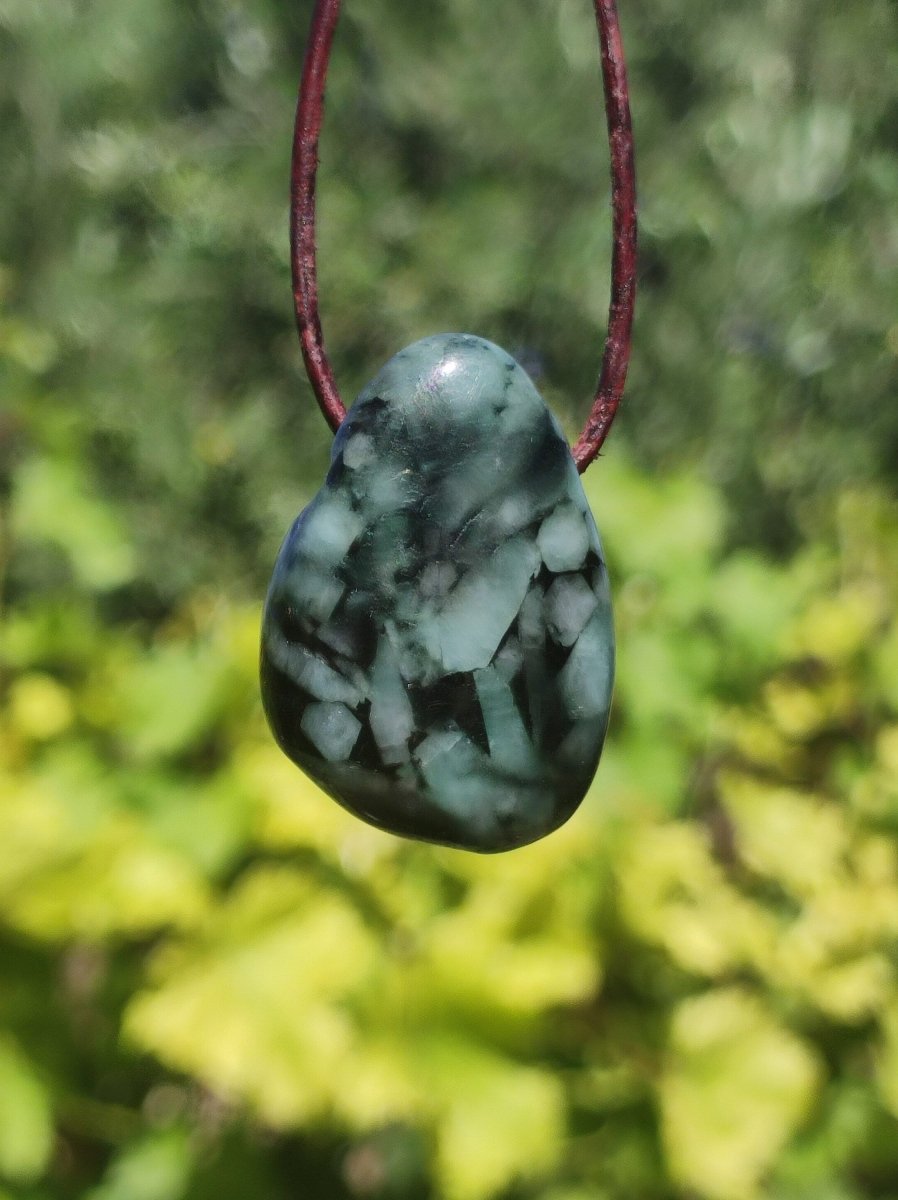 Smaragd / Emerald Edelstein Kette grün schwarz Natur HIPPIE GOA Boho Ethno Heilstein Kristalle Schmuck Anhänger Mann Frau Geschenk Er Sie - Art of Nature Berlin