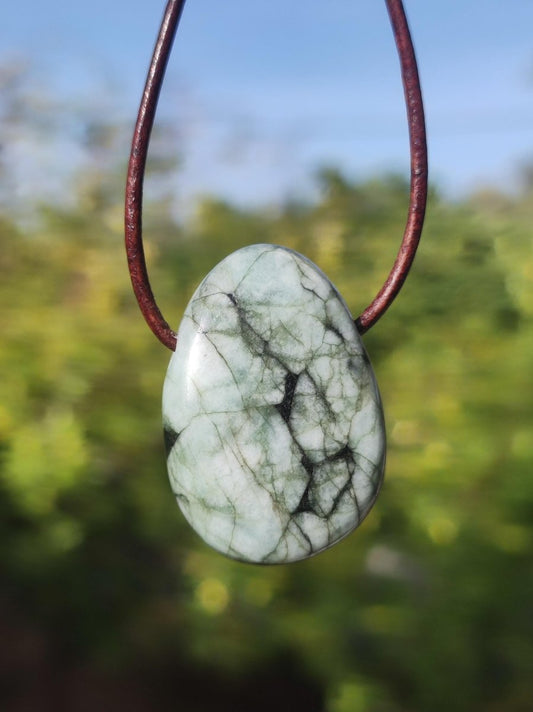Smaragd / Emerald Edelstein Kette grün schwarz Natur HIPPIE GOA Boho Ethno Heilstein Kristalle Schmuck Anhänger Mann Frau Geschenk Er Sie - Art of Nature Berlin