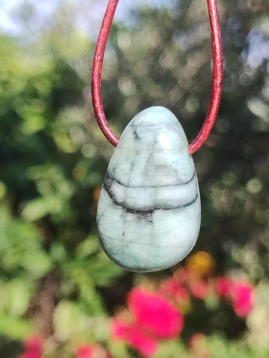 Smaragd / Emerald Edelstein Kette grün schwarz Natur HIPPIE GOA Boho Ethno Heilstein Kristalle Schmuck Anhänger Mann Frau Geschenk Er Sie - Art of Nature Berlin