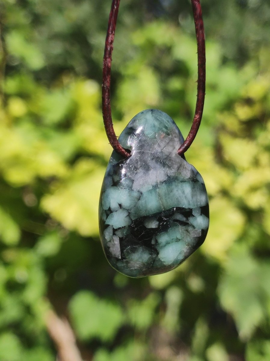 Smaragd / Emerald Edelstein Kette grün schwarz Natur HIPPIE GOA Boho Ethno Heilstein Kristalle Schmuck Anhänger Mann Frau Geschenk Er Sie - Art of Nature Berlin