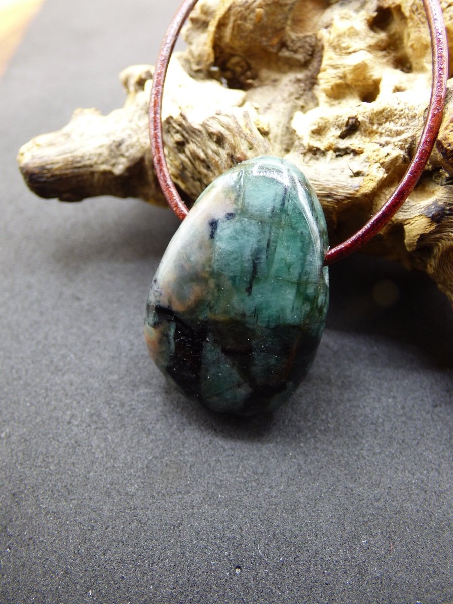 Smaragd / Emerald ~ Edelstein Kette ~HIPPIE ~GOA ~Boho ~Ethno ~Nature ~Heilstein - Art of Nature Berlin