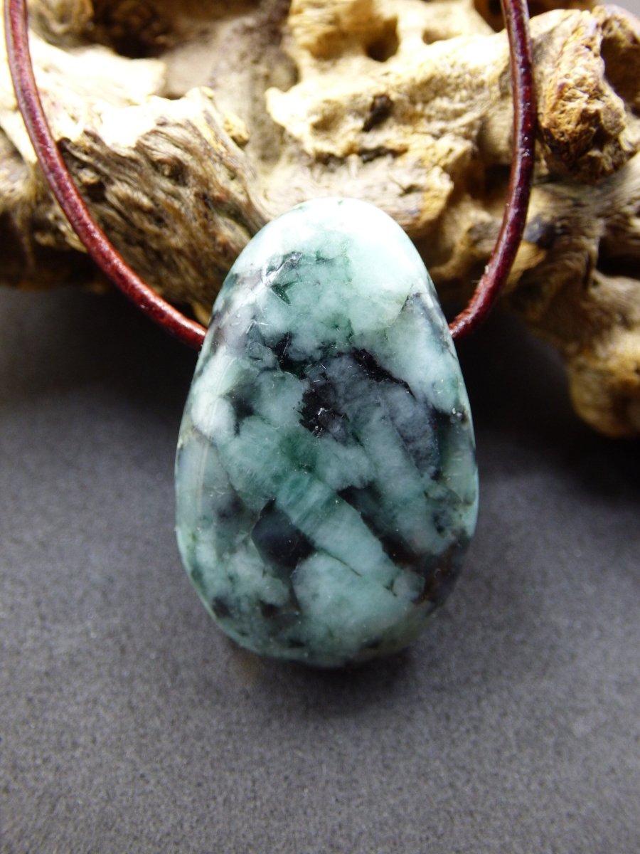 Smaragd / Emerald ~ Edelstein Kette ~HIPPIE ~GOA ~Boho ~Ethno ~Nature ~Heilstein - Art of Nature Berlin