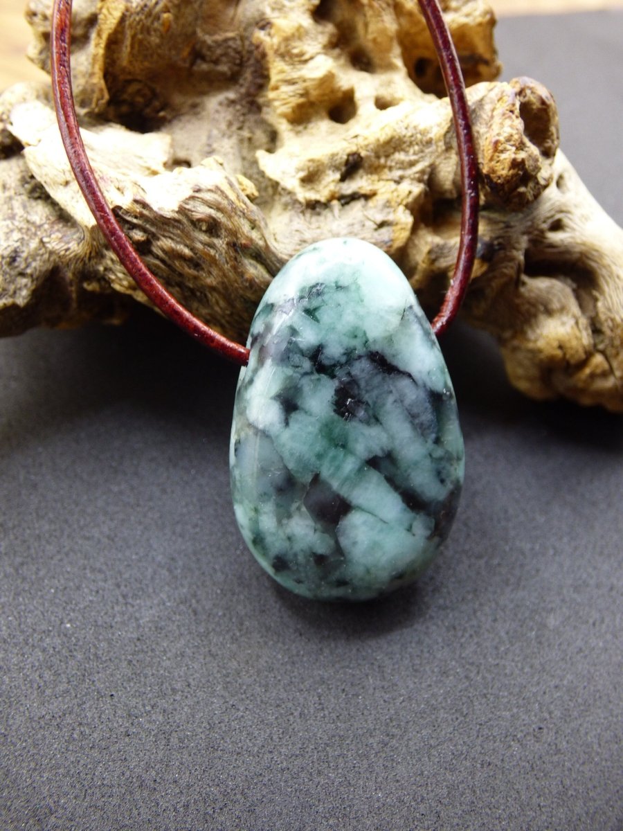 Smaragd / Emerald ~ Edelstein Kette ~HIPPIE ~GOA ~Boho ~Ethno ~Nature ~Heilstein - Art of Nature Berlin