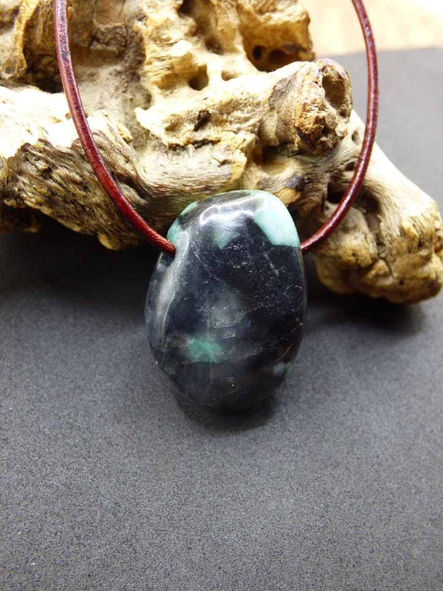 Smaragd / Emerald ~ Edelstein Kette ~HIPPIE ~GOA ~Boho ~Ethno ~Nature ~Heilstein - Art of Nature Berlin