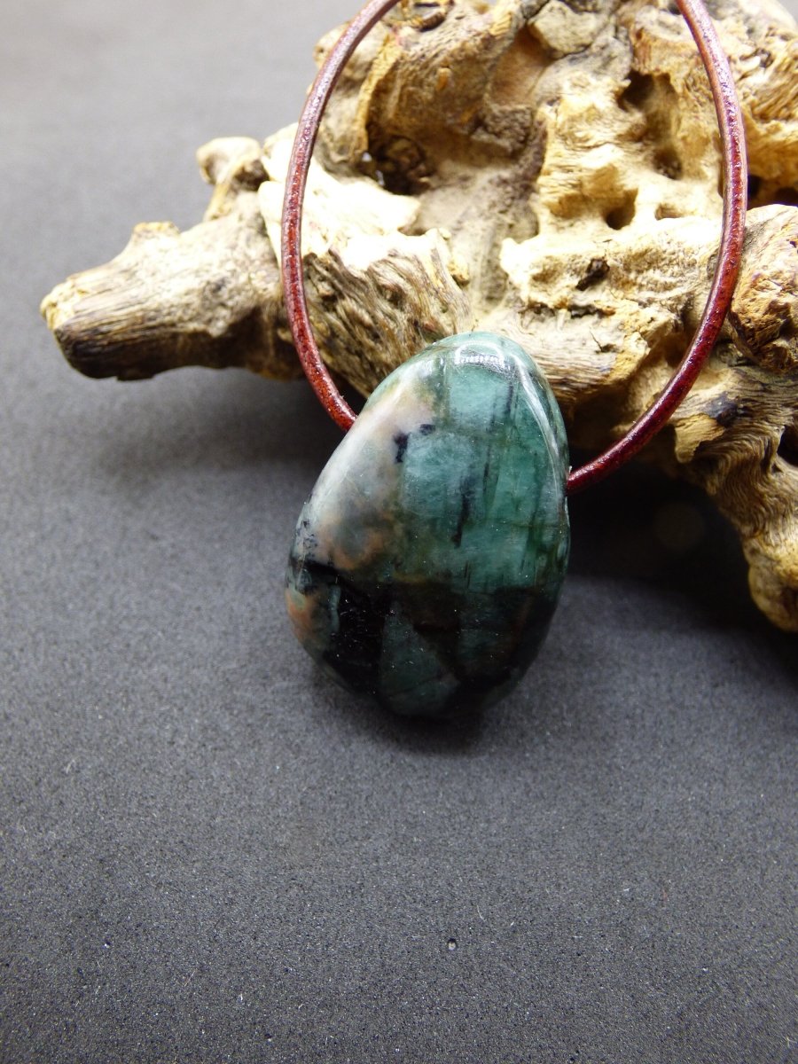 Smaragd / Emerald ~ Edelstein Kette ~HIPPIE ~GOA ~Boho ~Ethno ~Nature ~Heilstein - Art of Nature Berlin