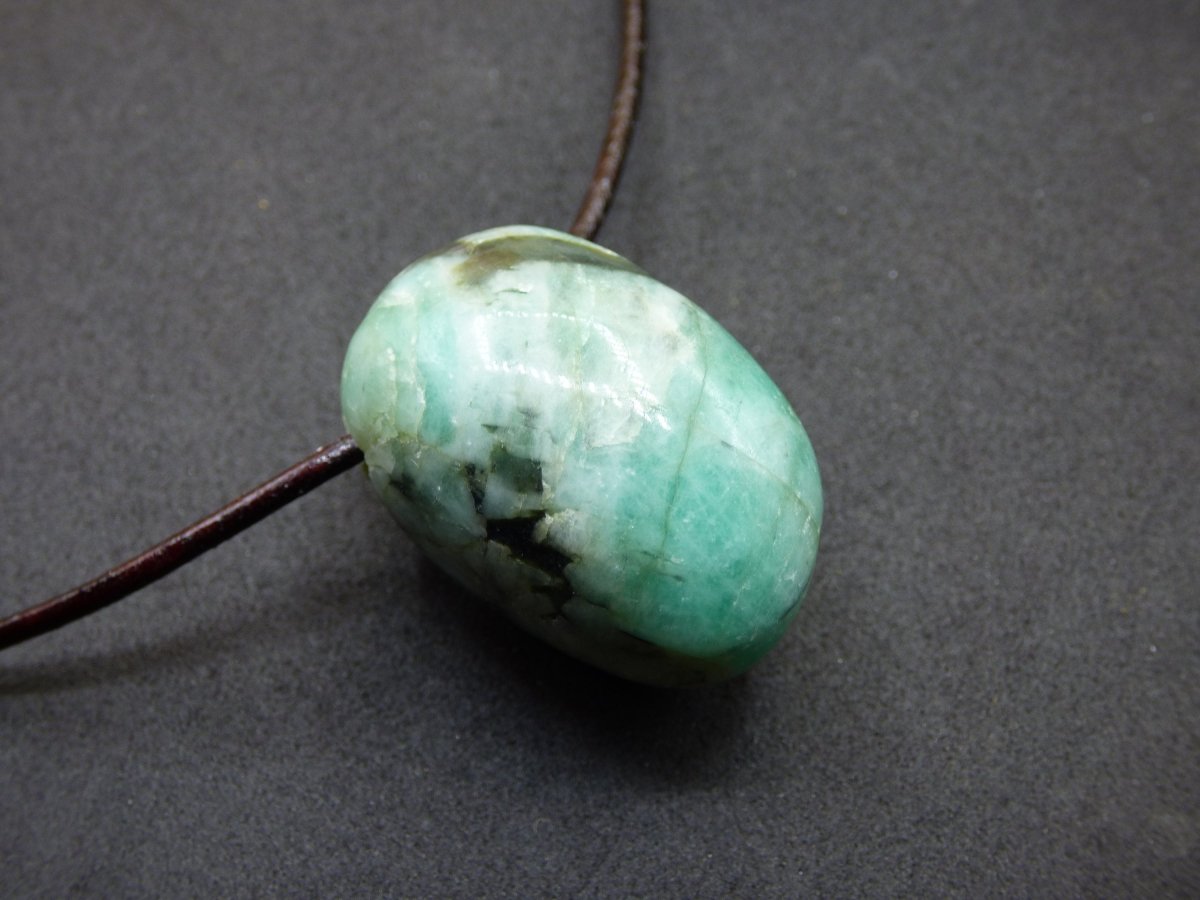 Smaragd / Emerald ~ Edelstein Kette HIPPIE GOA Boho Ethno Nature Heilstein grün natürlich Stein Anhänger Hochwertig Qualität Männer Sohn - Art of Nature Berlin