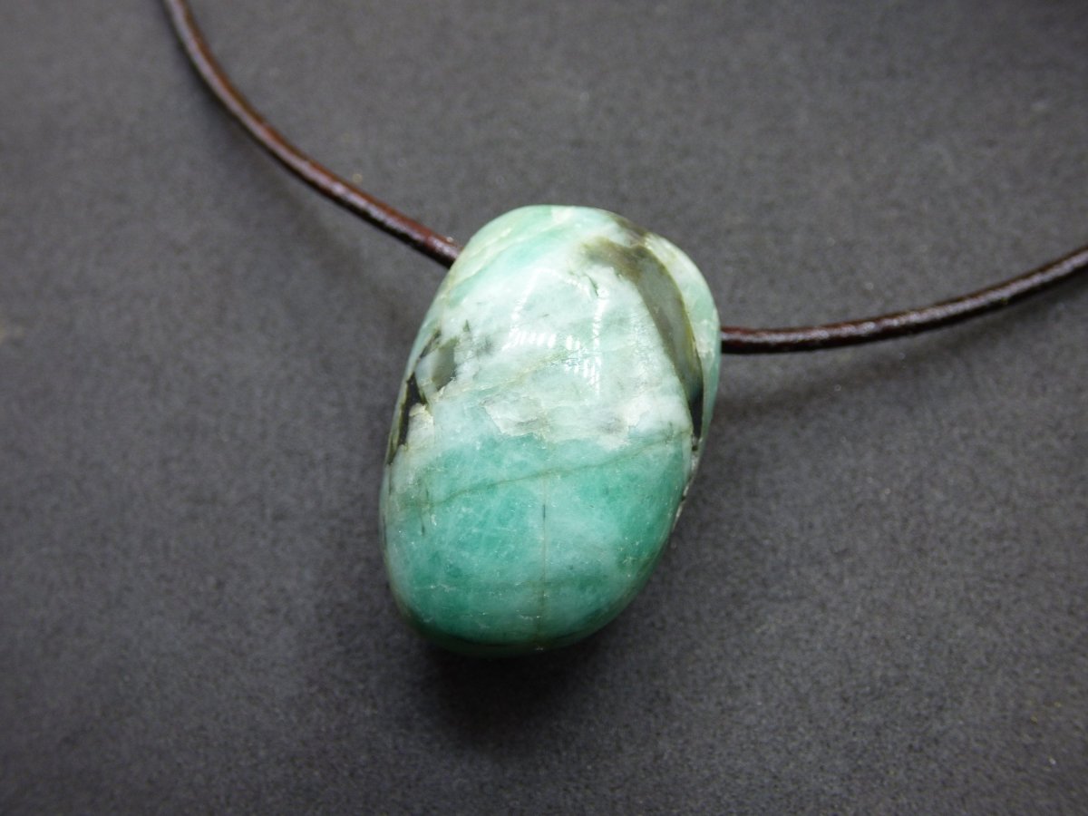 Smaragd / Emerald ~ Edelstein Kette HIPPIE GOA Boho Ethno Nature Heilstein grün natürlich Stein Anhänger Hochwertig Qualität Männer Sohn - Art of Nature Berlin