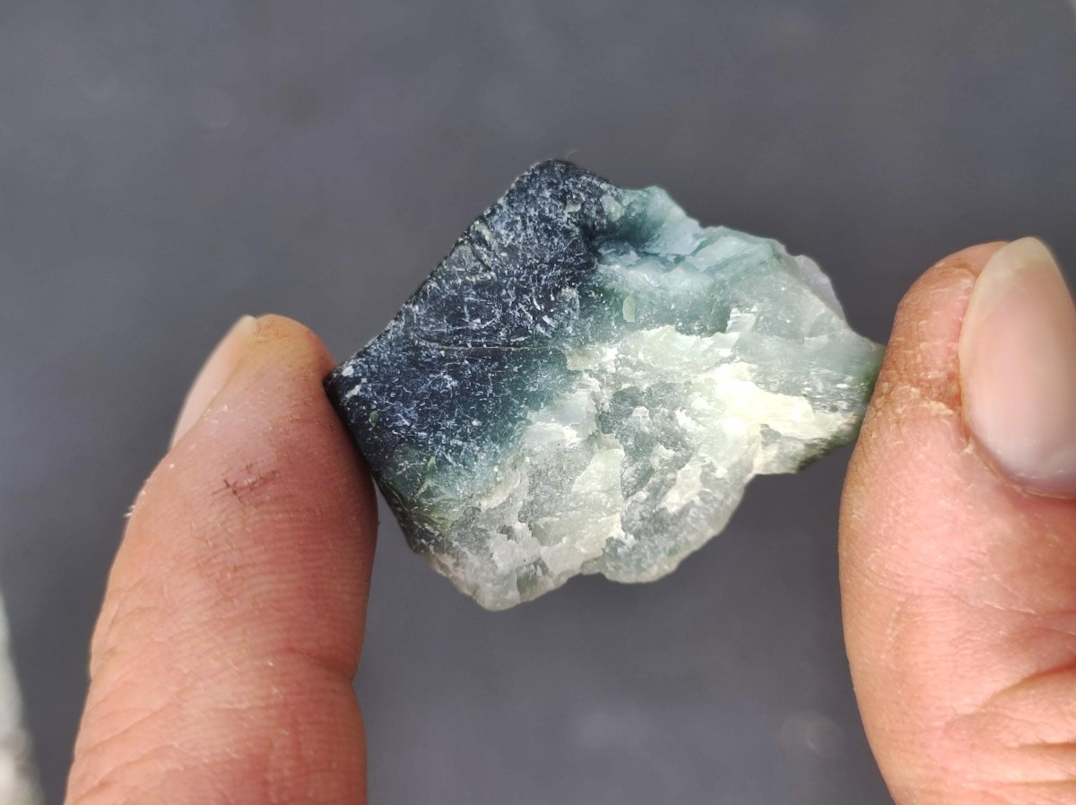 Smaragd / Emerald roh Sammler Stufe Rarität Edelstein Deko Kristall Heilstein Mineral Kollektion Energie Natur Meditation Brasilien Selten - Art of Nature Berlin