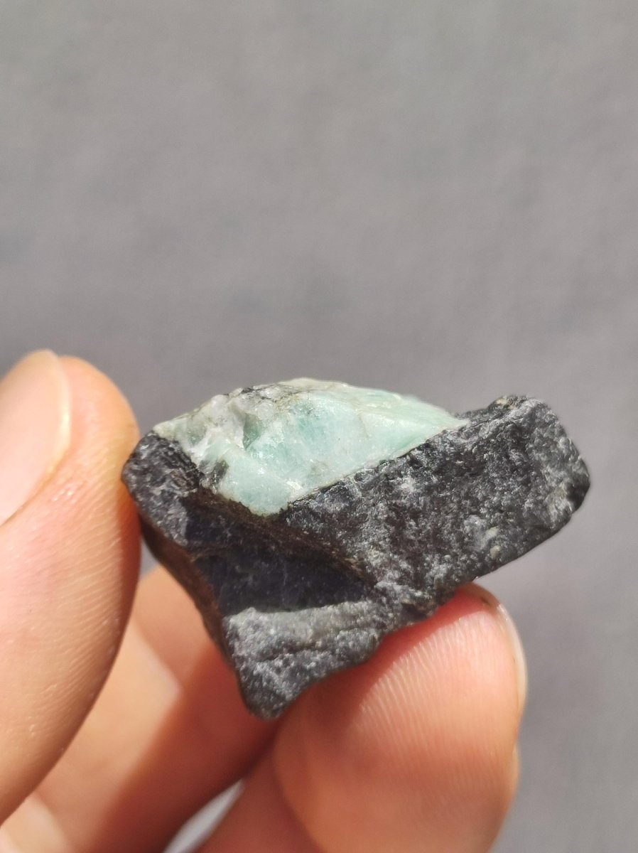 Smaragd / Emerald roh Sammler Stufe Rarität Edelstein Deko Kristall Heilstein Mineral Kollektion Energie Natur Meditation HIPPIE Brasilien - Art of Nature Berlin